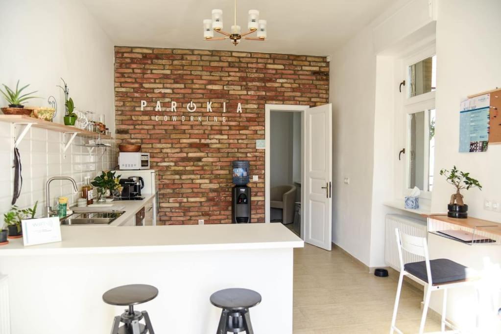 Parokia Apartman Es Coworking A Balaton Mellett Kaptalantoti Esterno foto